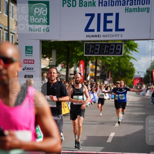 20.09.2026 - PSD Bank Halbmarathon LAZAROV Photography http://msf.ph/oto/10501299 20.09.2026 11:31:39 Ziel 2378, 3317, 3393, 3899, 4177, 4567, 4664 meine-sportfotos.de