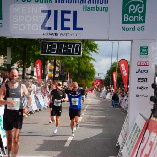 20.09.2026 - PSD Bank Halbmarathon LAZAROV Photography http://msf.ph/oto/10501334 20.09.2026 11:31:40 Ziel 2378, 3317, 3393, 3899, 4177, 4567 meine-sportfotos.de