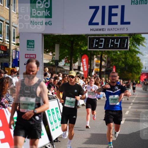 20.09.2026 - PSD Bank Halbmarathon LAZAROV Photography http://msf.ph/oto/10501351 20.09.2026 11:31:41 Ziel 2378, 3317, 3393, 3899, 4177, 4567 meine-sportfotos.de