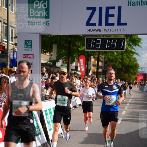 20.09.2026 - PSD Bank Halbmarathon LAZAROV Photography http://msf.ph/oto/10501369 20.09.2026 11:31:41 Ziel 2378, 3317, 3393, 3899, 4177, 4567 meine-sportfotos.de