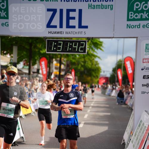 20.09.2026 - PSD Bank Halbmarathon LAZAROV Photography http://msf.ph/oto/10501378 20.09.2026 11:31:42 Ziel 2378, 3317, 3393, 4177, 4567 meine-sportfotos.de