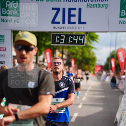 20.09.2026 - PSD Bank Halbmarathon LAZAROV Photography http://msf.ph/oto/10501437 20.09.2026 11:31:43 Ziel 2378, 3317, 3393, 4177, 4567, 4573 meine-sportfotos.de