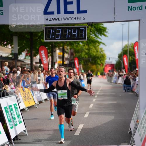 20.09.2026 - PSD Bank Halbmarathon LAZAROV Photography http://msf.ph/oto/10501463 20.09.2026 11:31:47 Ziel 2378, 3230, 3317, 3393, 3721, 4567, 4573 meine-sportfotos.de