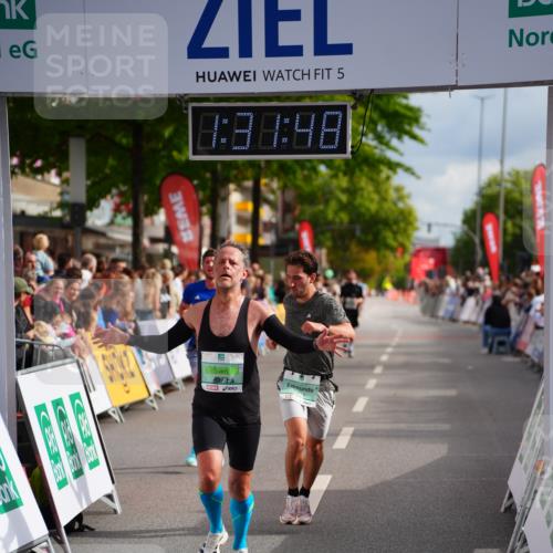 20.09.2026 - PSD Bank Halbmarathon LAZAROV Photography http://msf.ph/oto/10501485 20.09.2026 11:31:47 Ziel 2378, 3230, 3317, 3393, 3721, 4567, 4573 meine-sportfotos.de