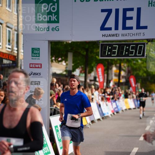 20.09.2026 - PSD Bank Halbmarathon LAZAROV Photography http://msf.ph/oto/10501541 20.09.2026 11:31:49 Ziel 2378, 3230, 3317, 3721, 4567, 4573 meine-sportfotos.de