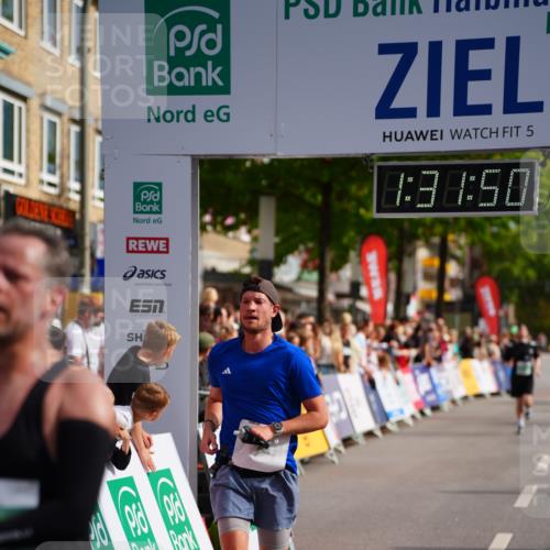 20.09.2026 - PSD Bank Halbmarathon LAZAROV Photography http://msf.ph/oto/10501555 20.09.2026 11:31:49 Ziel 2378, 3230, 3317, 3721, 4567, 4573 meine-sportfotos.de