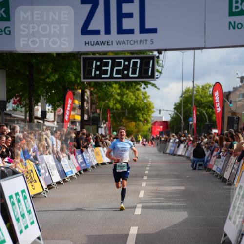 20.09.2026 - PSD Bank Halbmarathon LAZAROV Photography http://msf.ph/oto/10501652 20.09.2026 11:32:01 Ziel 3340, 3876 meine-sportfotos.de