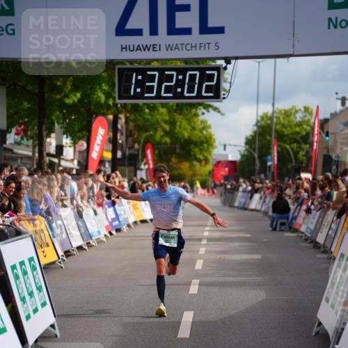20.09.2026 - PSD Bank Halbmarathon LAZAROV Photography http://msf.ph/oto/10501704 20.09.2026 11:32:02 Ziel 3340, 3876 meine-sportfotos.de