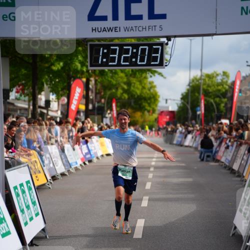 20.09.2026 - PSD Bank Halbmarathon LAZAROV Photography http://msf.ph/oto/10501731 20.09.2026 11:32:02 Ziel 3340, 3876 meine-sportfotos.de