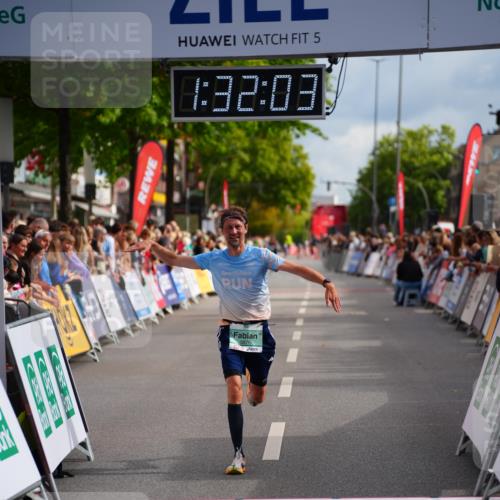 20.09.2026 - PSD Bank Halbmarathon LAZAROV Photography http://msf.ph/oto/10501744 20.09.2026 11:32:02 Ziel 3340, 3876 meine-sportfotos.de