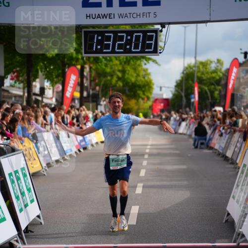 20.09.2026 - PSD Bank Halbmarathon LAZAROV Photography http://msf.ph/oto/10501747 20.09.2026 11:32:03 Ziel 3340, 3876 meine-sportfotos.de
