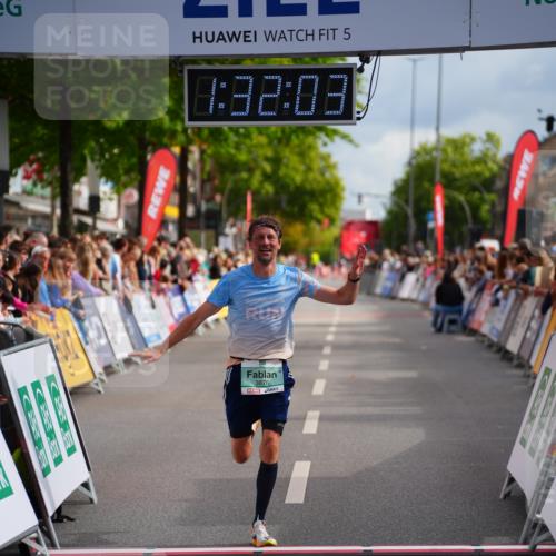 20.09.2026 - PSD Bank Halbmarathon LAZAROV Photography http://msf.ph/oto/10501759 20.09.2026 11:32:03 Ziel 3340, 3876 meine-sportfotos.de
