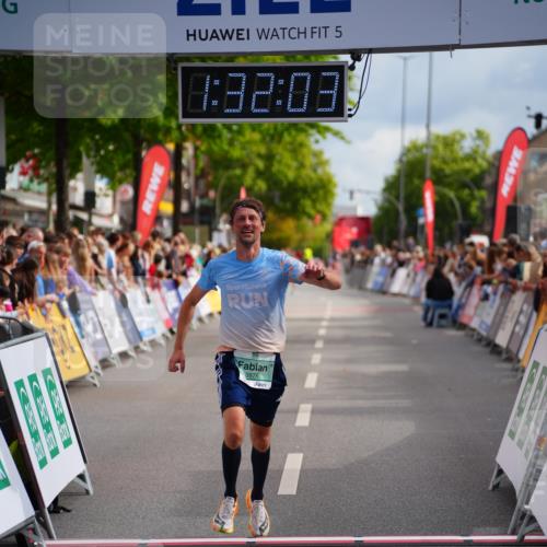 20.09.2026 - PSD Bank Halbmarathon LAZAROV Photography http://msf.ph/oto/10501777 20.09.2026 11:32:03 Ziel 3340, 3876 meine-sportfotos.de