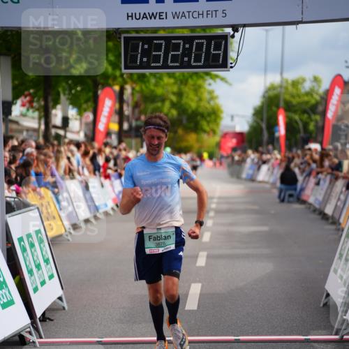 20.09.2026 - PSD Bank Halbmarathon LAZAROV Photography http://msf.ph/oto/10501787 20.09.2026 11:32:03 Ziel 3340, 3876 meine-sportfotos.de