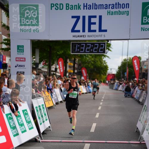 20.09.2026 - PSD Bank Halbmarathon LAZAROV Photography http://msf.ph/oto/10501900 20.09.2026 11:32:22 Ziel 4657 meine-sportfotos.de