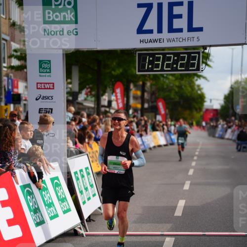 20.09.2026 - PSD Bank Halbmarathon LAZAROV Photography http://msf.ph/oto/10501922 20.09.2026 11:32:23 Ziel 4657 meine-sportfotos.de