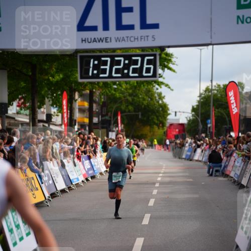 20.09.2026 - PSD Bank Halbmarathon LAZAROV Photography http://msf.ph/oto/10501941 20.09.2026 11:32:26 Ziel 2712, 4657 meine-sportfotos.de