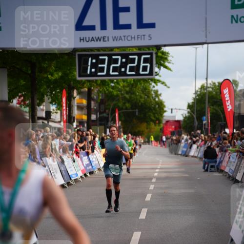 20.09.2026 - PSD Bank Halbmarathon LAZAROV Photography http://msf.ph/oto/10501958 20.09.2026 11:32:26 Ziel 2712, 4657 meine-sportfotos.de