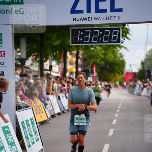20.09.2026 - PSD Bank Halbmarathon LAZAROV Photography http://msf.ph/oto/10501982 20.09.2026 11:32:28 Ziel 2712, 4657 meine-sportfotos.de
