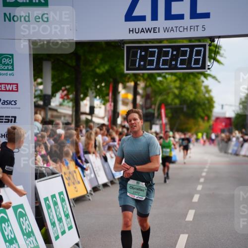 20.09.2026 - PSD Bank Halbmarathon LAZAROV Photography http://msf.ph/oto/10501995 20.09.2026 11:32:28 Ziel 2712, 4657 meine-sportfotos.de