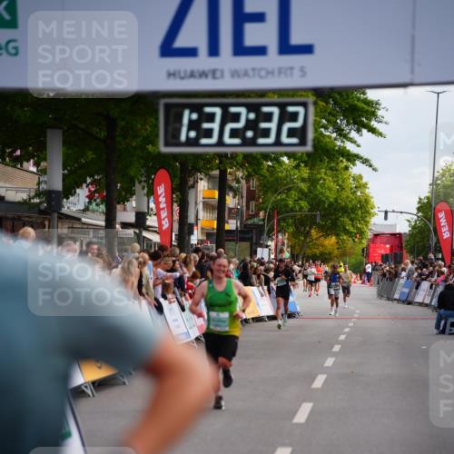 20.09.2026 - PSD Bank Halbmarathon LAZAROV Photography http://msf.ph/oto/10502007 20.09.2026 11:32:32 Ziel 2712, 4441 meine-sportfotos.de