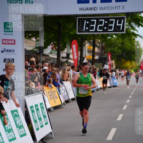 20.09.2026 - PSD Bank Halbmarathon LAZAROV Photography http://msf.ph/oto/10502019 20.09.2026 11:32:33 Ziel 2712, 4441 meine-sportfotos.de