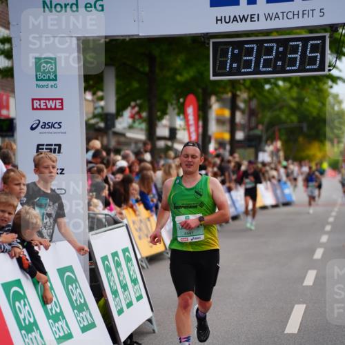 20.09.2026 - PSD Bank Halbmarathon LAZAROV Photography http://msf.ph/oto/10502025 20.09.2026 11:32:35 Ziel 2712, 4441 meine-sportfotos.de