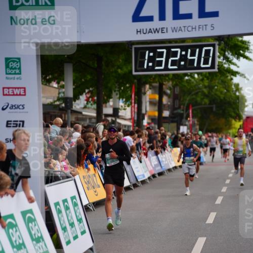 20.09.2026 - PSD Bank Halbmarathon LAZAROV Photography http://msf.ph/oto/10502033 20.09.2026 11:32:40 Ziel 1208, 2086, 4441 meine-sportfotos.de