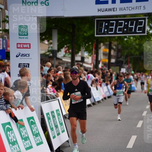 20.09.2026 - PSD Bank Halbmarathon LAZAROV Photography http://msf.ph/oto/10502041 20.09.2026 11:32:42 Ziel 1208, 2086, 2575, 4441 meine-sportfotos.de