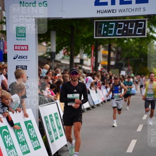 20.09.2026 - PSD Bank Halbmarathon LAZAROV Photography http://msf.ph/oto/10502045 20.09.2026 11:32:42 Ziel 1208, 2086, 2575, 4441 meine-sportfotos.de