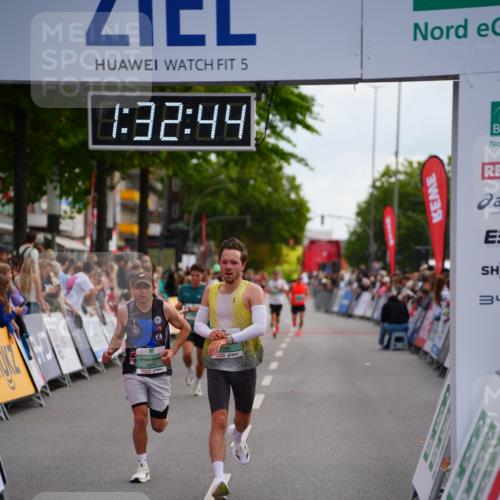 20.09.2026 - PSD Bank Halbmarathon LAZAROV Photography http://msf.ph/oto/10502057 20.09.2026 11:32:44 Ziel 1208, 2086, 2575, 2625 meine-sportfotos.de