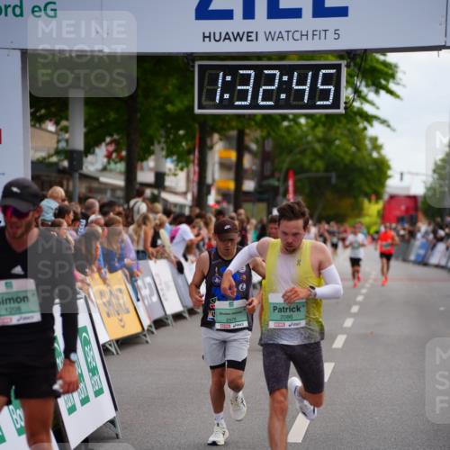 20.09.2026 - PSD Bank Halbmarathon LAZAROV Photography http://msf.ph/oto/10502062 20.09.2026 11:32:44 Ziel 1208, 2086, 2575, 2625 meine-sportfotos.de