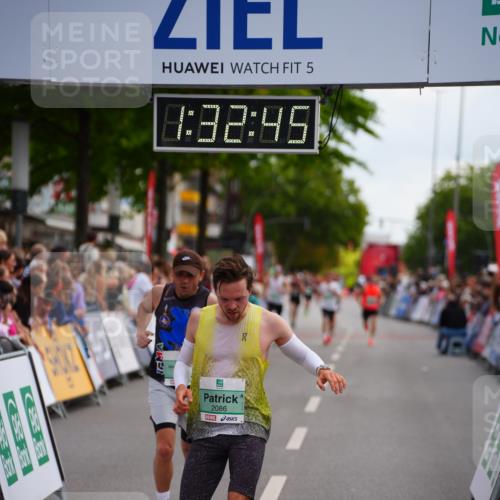 20.09.2026 - PSD Bank Halbmarathon LAZAROV Photography http://msf.ph/oto/10502065 20.09.2026 11:32:45 Ziel 1208, 2086, 2575, 2625 meine-sportfotos.de