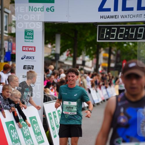 20.09.2026 - PSD Bank Halbmarathon LAZAROV Photography http://msf.ph/oto/10502092 20.09.2026 11:32:48 Ziel 1208, 2086, 2575, 2625 meine-sportfotos.de