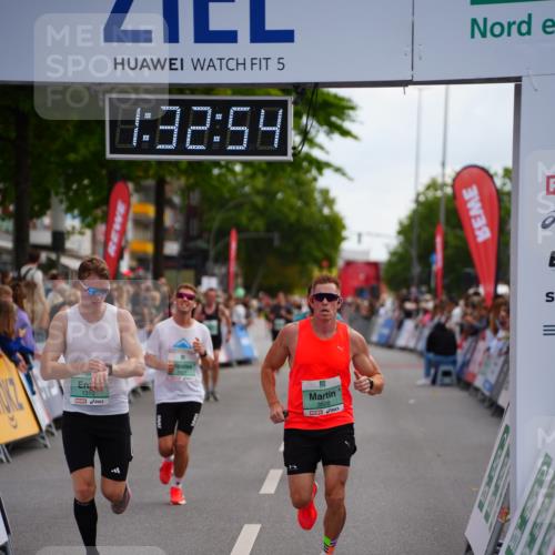 20.09.2026 - PSD Bank Halbmarathon LAZAROV Photography http://msf.ph/oto/10502098 20.09.2026 11:32:53 Ziel 1310, 2498, 2575, 2625, 3423, 3508 meine-sportfotos.de
