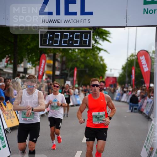 20.09.2026 - PSD Bank Halbmarathon LAZAROV Photography http://msf.ph/oto/10502104 20.09.2026 11:32:53 Ziel 1310, 2498, 2575, 2625, 3423, 3508 meine-sportfotos.de