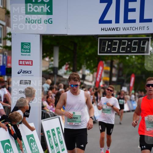 20.09.2026 - PSD Bank Halbmarathon LAZAROV Photography http://msf.ph/oto/10502107 20.09.2026 11:32:54 Ziel 1310, 2498, 2625, 3423, 3508 meine-sportfotos.de