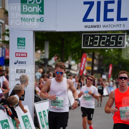 20.09.2026 - PSD Bank Halbmarathon LAZAROV Photography http://msf.ph/oto/10502110 20.09.2026 11:32:54 Ziel 1310, 2498, 2625, 3423, 3508 meine-sportfotos.de