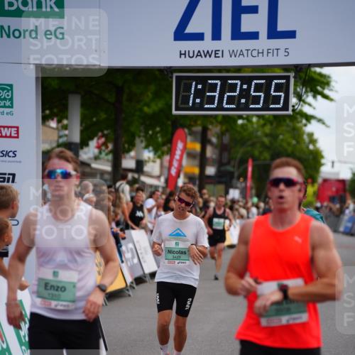 20.09.2026 - PSD Bank Halbmarathon LAZAROV Photography http://msf.ph/oto/10502113 20.09.2026 11:32:55 Ziel 1310, 2498, 2625, 3423, 3508 meine-sportfotos.de