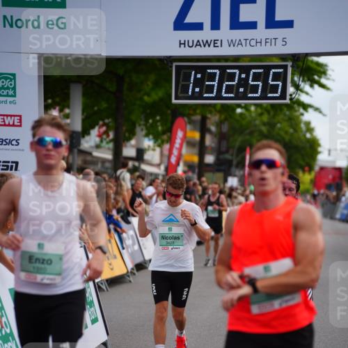 20.09.2026 - PSD Bank Halbmarathon LAZAROV Photography http://msf.ph/oto/10502116 20.09.2026 11:32:55 Ziel 1310, 2498, 2625, 3423, 3508 meine-sportfotos.de