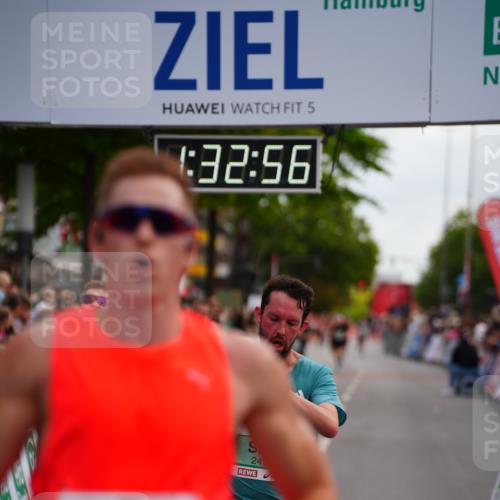 20.09.2026 - PSD Bank Halbmarathon LAZAROV Photography http://msf.ph/oto/10502122 20.09.2026 11:32:56 Ziel 1310, 1922, 2498, 2625, 3423, 3508 meine-sportfotos.de