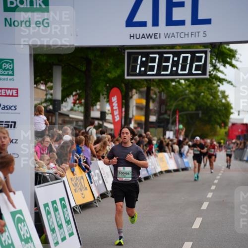 20.09.2026 - PSD Bank Halbmarathon LAZAROV Photography http://msf.ph/oto/10502144 20.09.2026 11:33:02 Ziel 1310, 1721, 1922, 2498, 3423, 3508 meine-sportfotos.de
