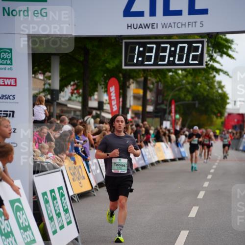 20.09.2026 - PSD Bank Halbmarathon LAZAROV Photography http://msf.ph/oto/10502151 20.09.2026 11:33:02 Ziel 1310, 1721, 1922, 2498, 3423, 3508 meine-sportfotos.de