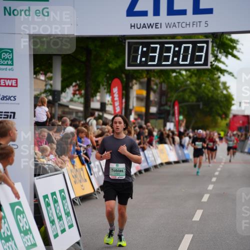 20.09.2026 - PSD Bank Halbmarathon LAZAROV Photography http://msf.ph/oto/10502154 20.09.2026 11:33:02 Ziel 1310, 1721, 1922, 2498, 3423, 3508 meine-sportfotos.de