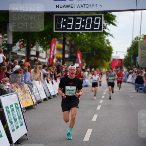 20.09.2026 - PSD Bank Halbmarathon LAZAROV Photography http://msf.ph/oto/10502165 20.09.2026 11:33:09 Ziel 1721, 3774, 4145 meine-sportfotos.de