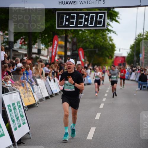 20.09.2026 - PSD Bank Halbmarathon LAZAROV Photography http://msf.ph/oto/10502167 20.09.2026 11:33:09 Ziel 1721, 3774, 4145 meine-sportfotos.de