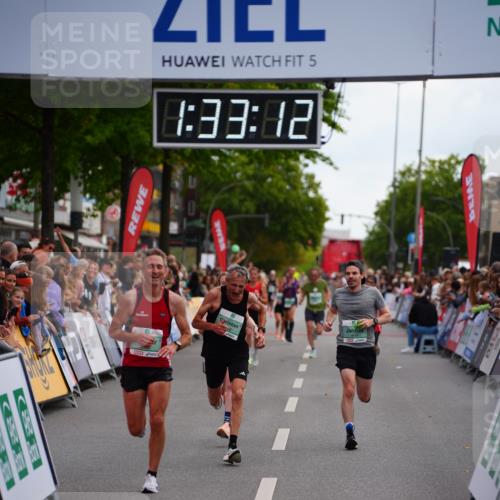 20.09.2026 - PSD Bank Halbmarathon LAZAROV Photography http://msf.ph/oto/10502171 20.09.2026 11:33:12 Ziel 1849, 3774, 3994, 4116, 4145 meine-sportfotos.de