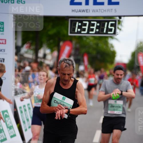 20.09.2026 - PSD Bank Halbmarathon LAZAROV Photography http://msf.ph/oto/10502189 20.09.2026 11:33:15 Ziel 1690, 1849, 3774, 3994, 4116, 4134, 4145, 4614 meine-sportfotos.de