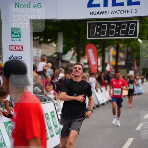 20.09.2026 - PSD Bank Halbmarathon LAZAROV Photography http://msf.ph/oto/10502296 20.09.2026 11:33:27 Ziel 1690, 1737, 2115, 2789, 3048, 4134, 4352, 4614 meine-sportfotos.de