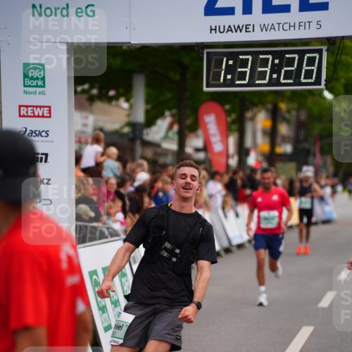 20.09.2026 - PSD Bank Halbmarathon LAZAROV Photography http://msf.ph/oto/10502299 20.09.2026 11:33:27 Ziel 1690, 1737, 2115, 2789, 3048, 4134, 4352, 4614 meine-sportfotos.de